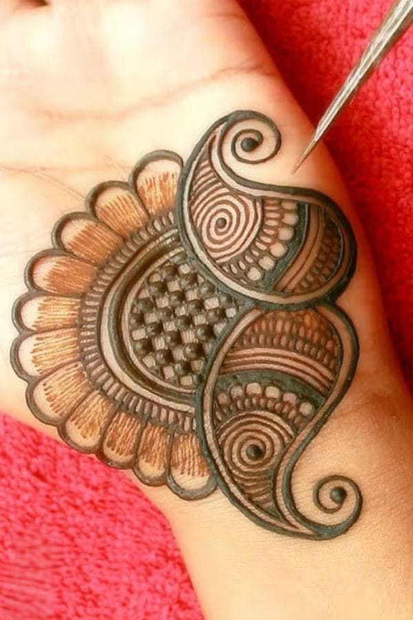 simple front hand mehndi