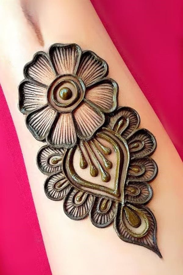 simple front hand mehndi