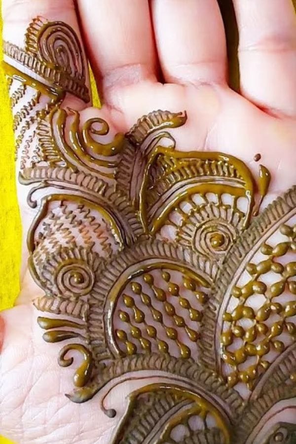 simple front hand mehndi