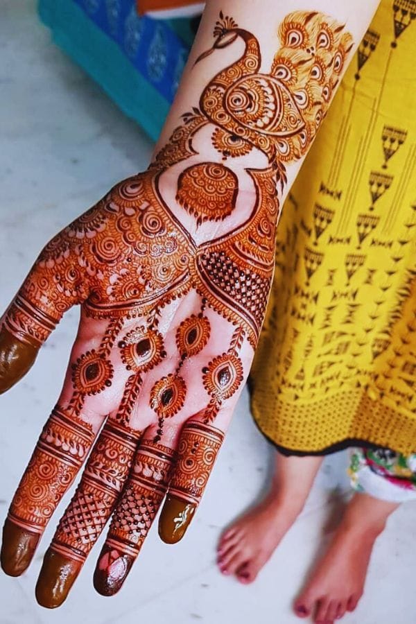 Minimalist Mehndi for the Subtle Bride (1)