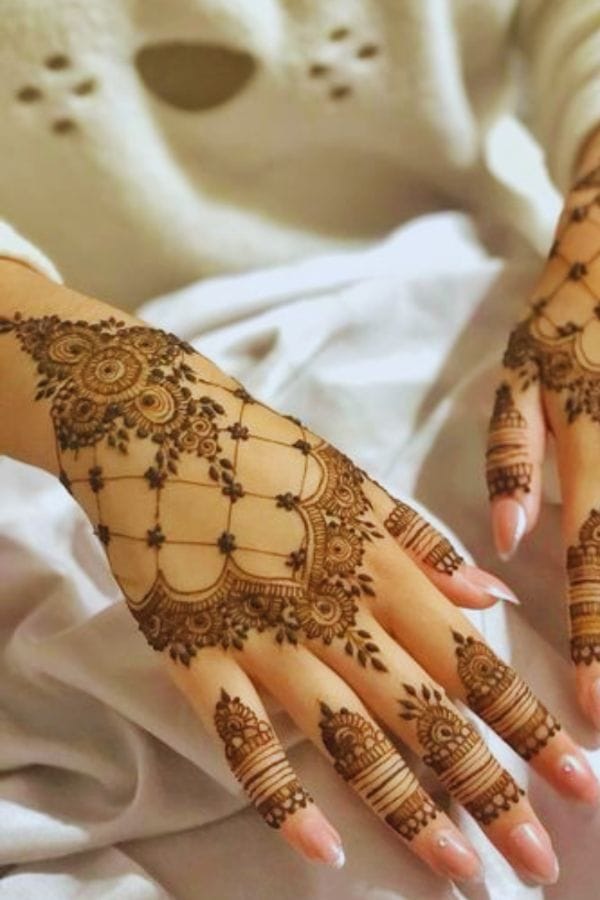 Minimalist Mehndi for the Subtle Bride (5)