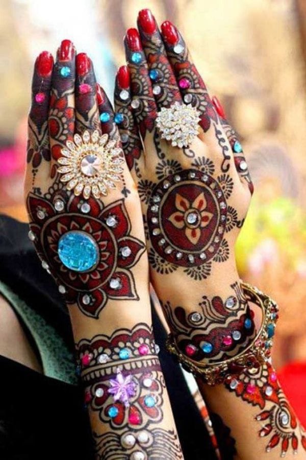 Simple Arabic Mehndi Designs for the Back Hand (3)