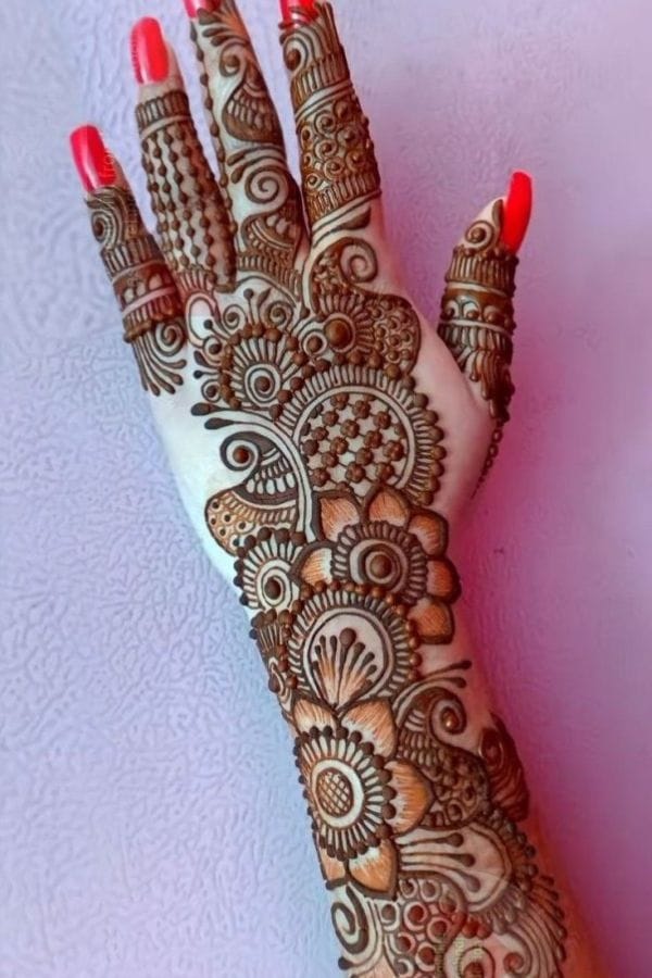 Simple Arabic Mehndi Designs for the Back Hand (5)