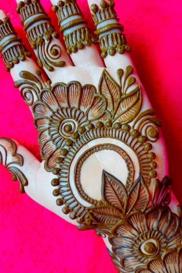 simple front hand mehndi