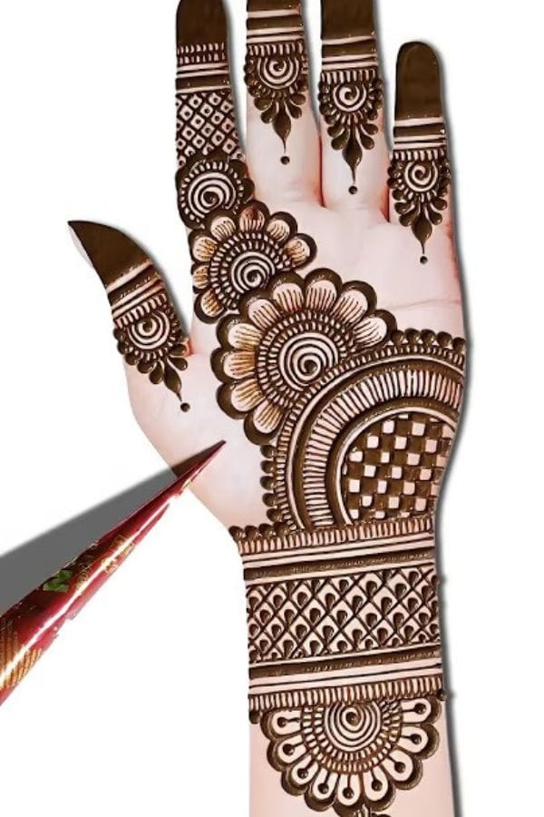 simple front hand mehndi